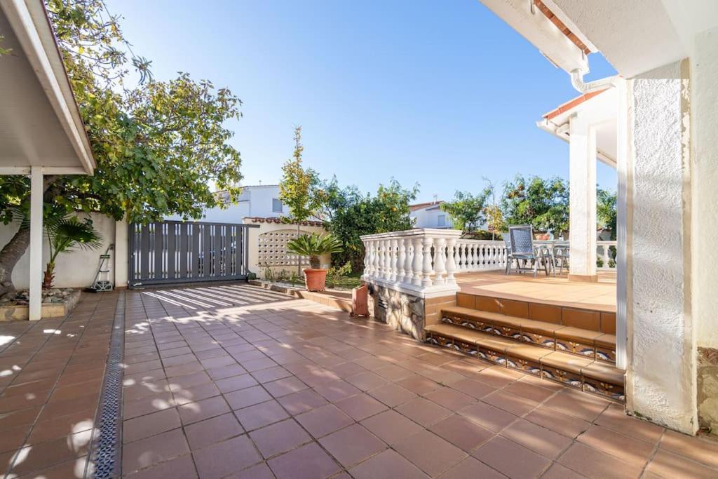 Sm21-Gran Casa De Vacaciones En La Playa, 4 Habitaciones, Climatizada, Piscina, Barbacoa Y Wifi Эмпуриабрава Экстерьер фото
